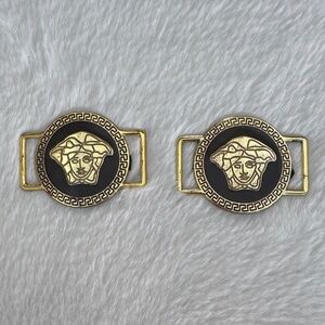Gold Medusa Emblem Shoe Clips - Black & Gold